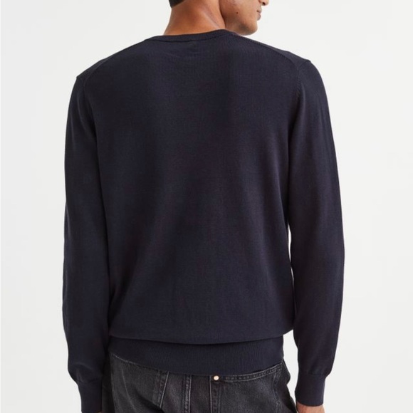 Men’s Black V-Neck Cotton Sweater Medium - Picture 2 of 5